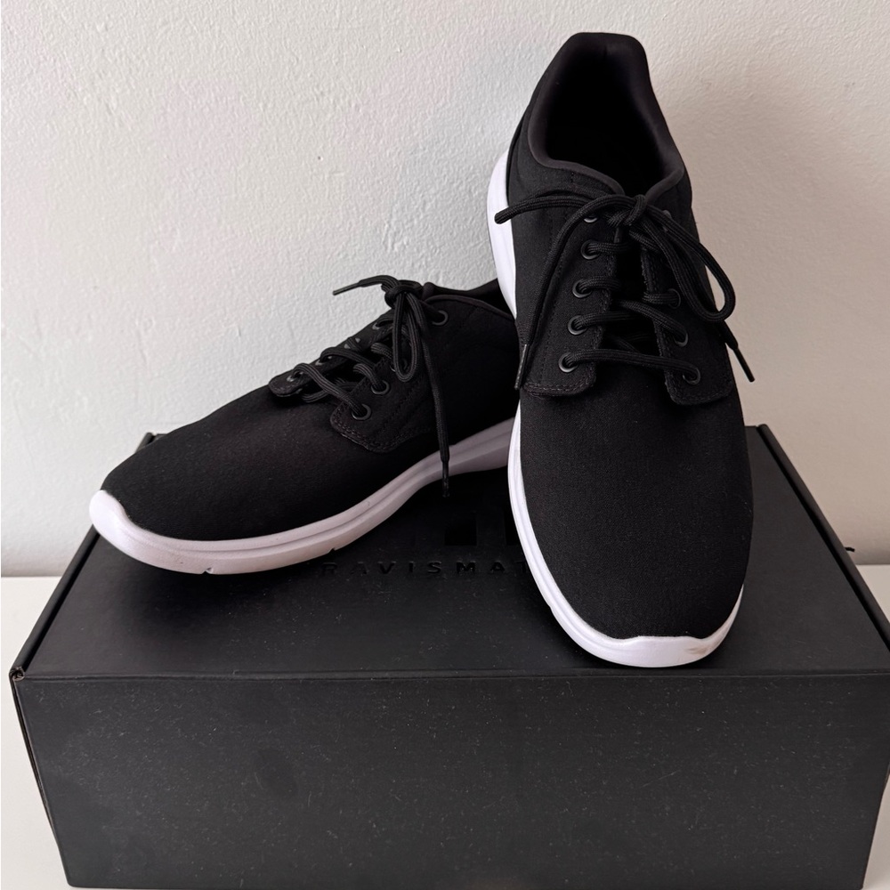 TravisMathew The Daily Woven Men’s Size 12 - Black Excellent Condition